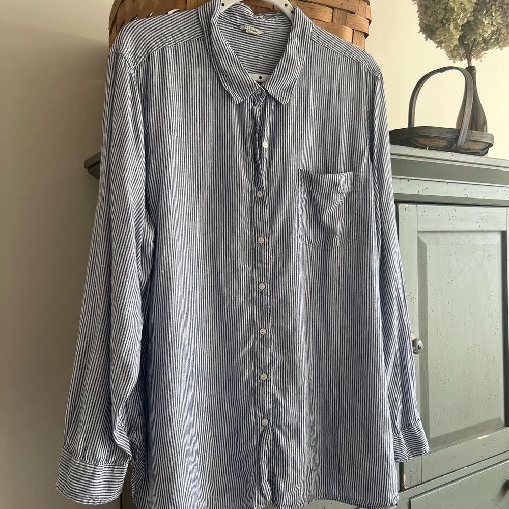 L.L. Bean Blue and White Blouse Lightweight Top